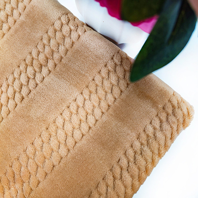 Fashionable Jacquard Flannel Fleece Fabric 320 Gsm 150D For Sleepwear